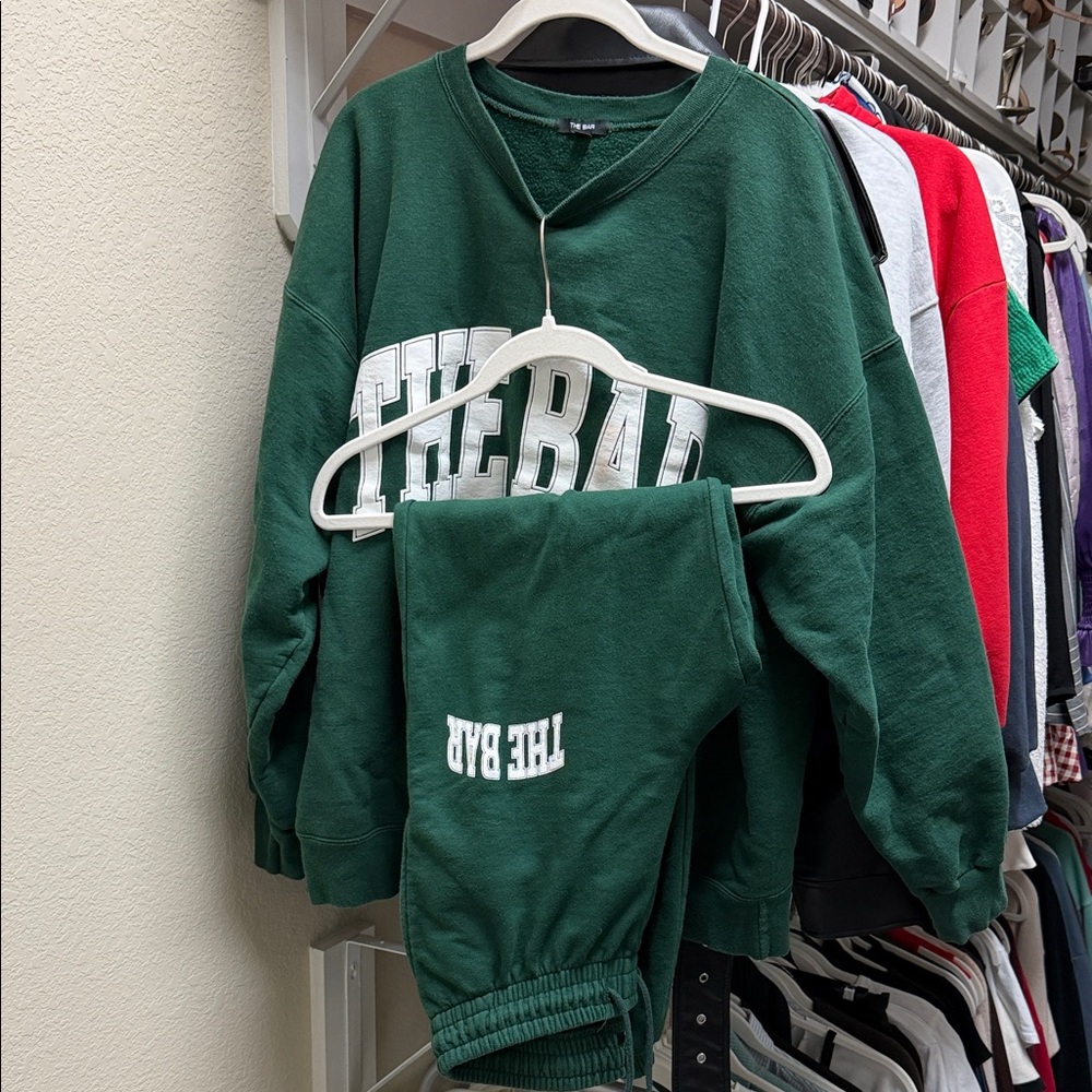 Green THE BAR Sweatshirt and Sweatpants Set